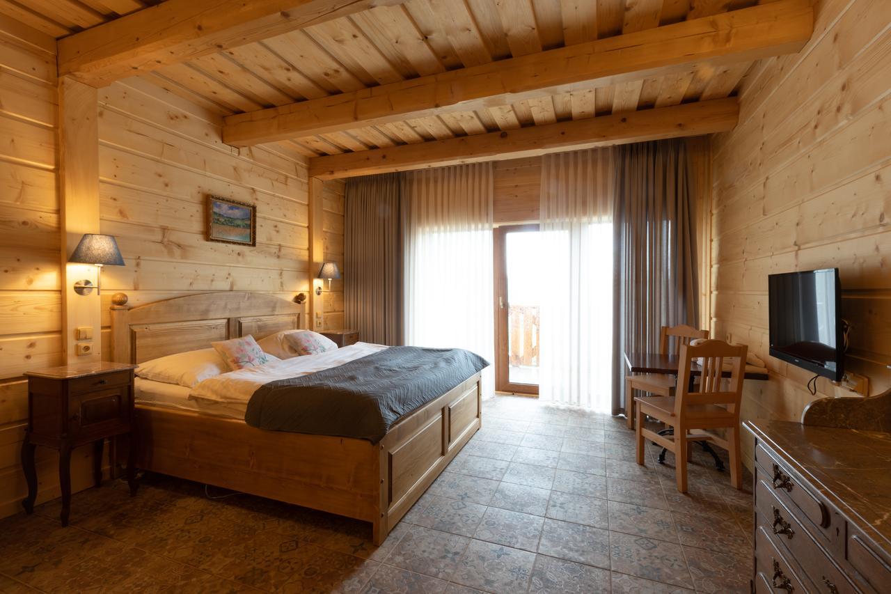 Rezidence U Jezera Hotel